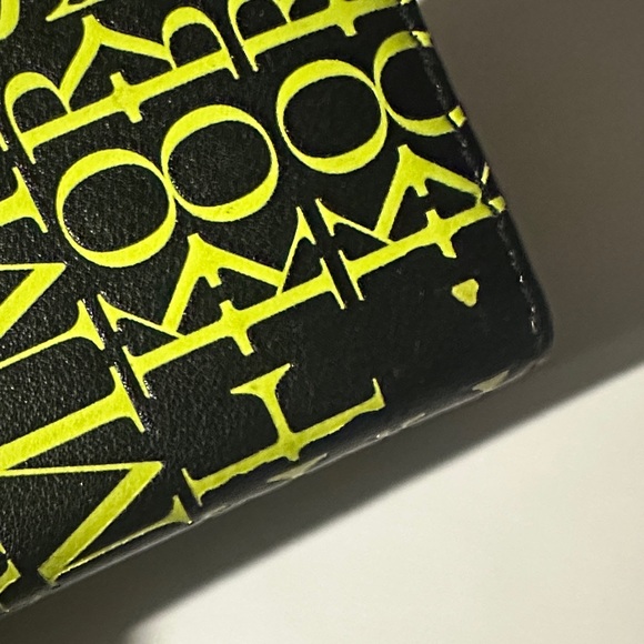 Purchased this with my Manhattan bag and barely used it. EUC - Picture 4 of 6